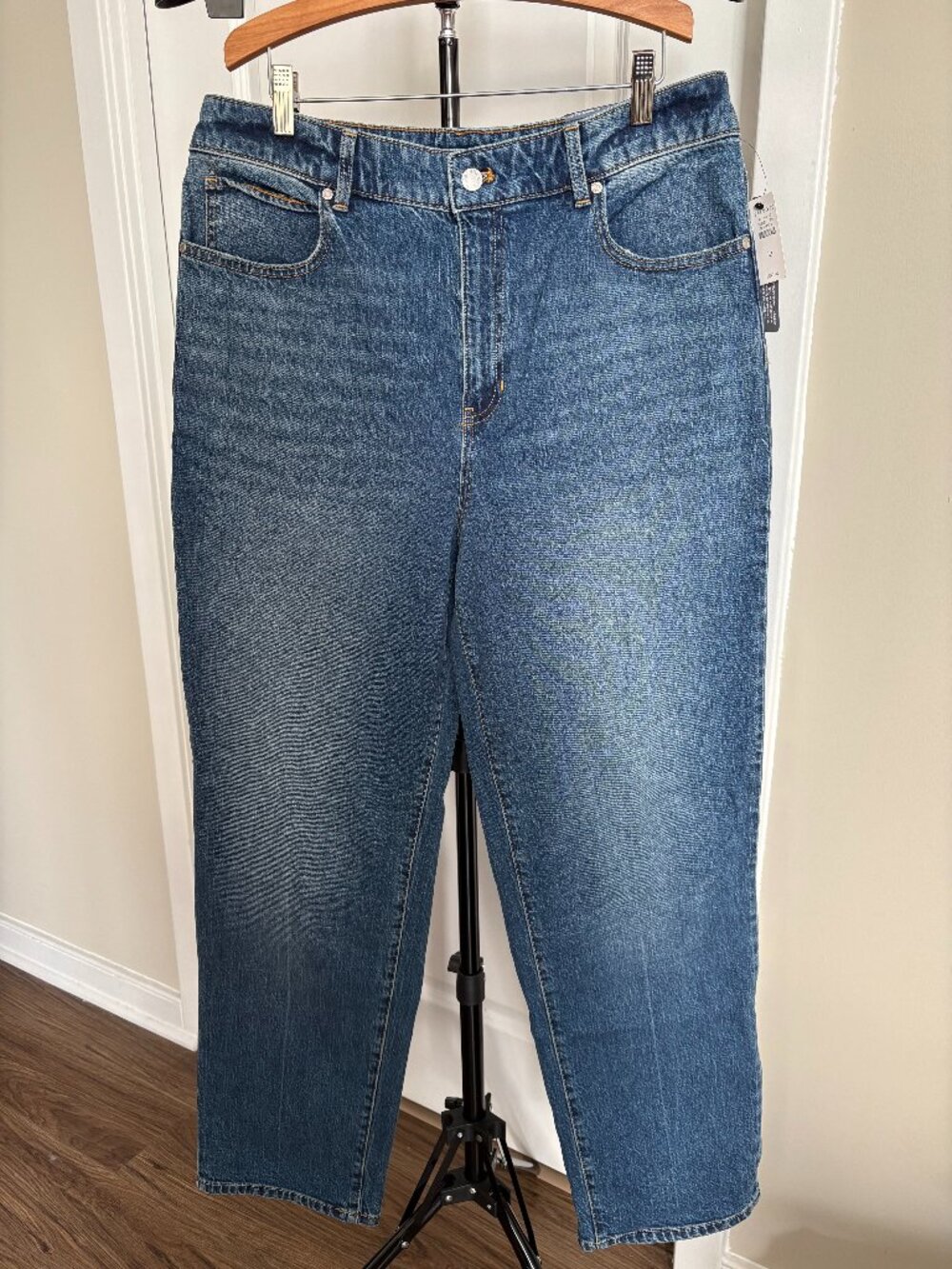 Talbots High Waist Relaxed Blue Jean, Misses Size 12